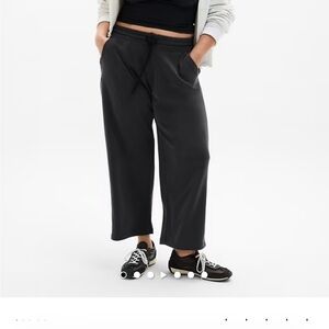 Athleta Seasoft Mid Rise Straight Crop Pant